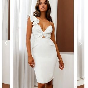 🏷 Selfie Leslie IRIS TWIST BUST RUFFLE SHOULDER KNEE LENGTH DRESS WHITE